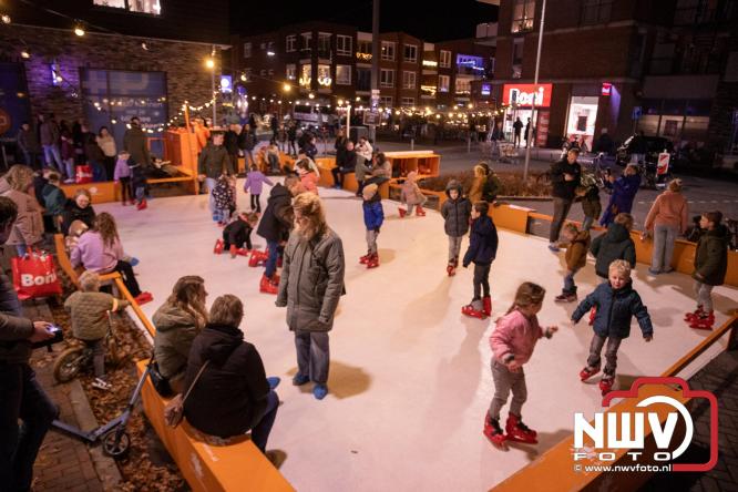 Winterfeest op ’t Harde zorgt voor warme gezelligheid. - &copy; NWVFoto.nl