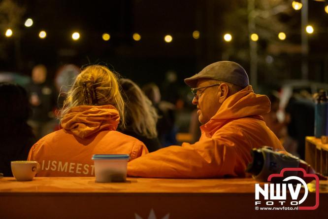 Winterfeest op ’t Harde zorgt voor warme gezelligheid. - &copy; NWVFoto.nl