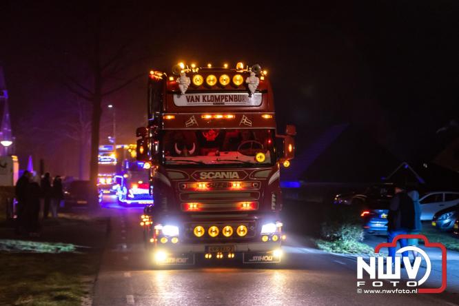 Tachtig trucks verlichten de gemeente Oldebroek tijdens de Truckers Lichtjesparade Oldebroek. - &copy; NWVFoto.nl