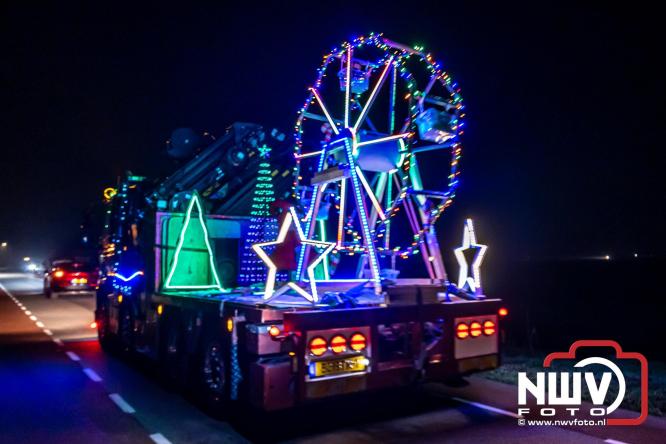 Tachtig trucks verlichten de gemeente Oldebroek tijdens de Truckers Lichtjesparade Oldebroek. - &copy; NWVFoto.nl