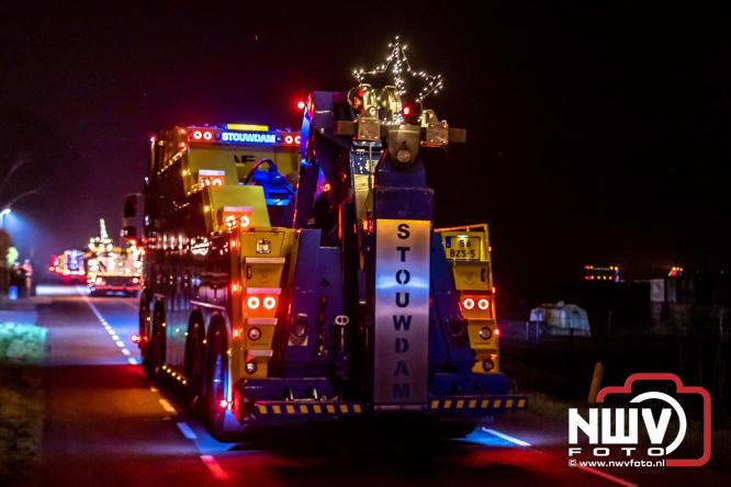Tachtig trucks verlichten de gemeente Oldebroek tijdens de Truckers Lichtjesparade Oldebroek. - &copy; NWVFoto.nl