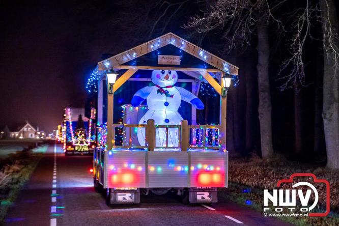 Tachtig trucks verlichten de gemeente Oldebroek tijdens de Truckers Lichtjesparade Oldebroek. - &copy; NWVFoto.nl