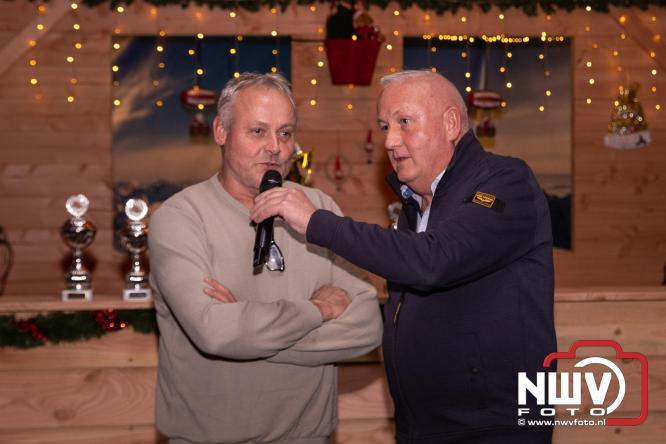 Tachtig trucks verlichten de gemeente Oldebroek tijdens de Truckers Lichtjesparade Oldebroek. - &copy; NWVFoto.nl