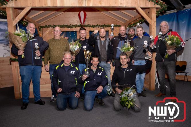 Tachtig trucks verlichten de gemeente Oldebroek tijdens de Truckers Lichtjesparade Oldebroek. - &copy; NWVFoto.nl