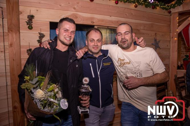 Tachtig trucks verlichten de gemeente Oldebroek tijdens de Truckers Lichtjesparade Oldebroek. - &copy; NWVFoto.nl