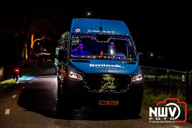 Lichtjestour Elburg in Doornspijk voortijdig gestaakt na ongeval in Nunspeet. - &copy; NWVFoto.nl