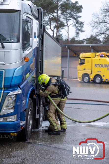 Brandweer Elburg rukt uit voor brand in strooiwagen op het terrein van Rijkswaterstaat 't Harde. - &copy; NWVFoto.nl
