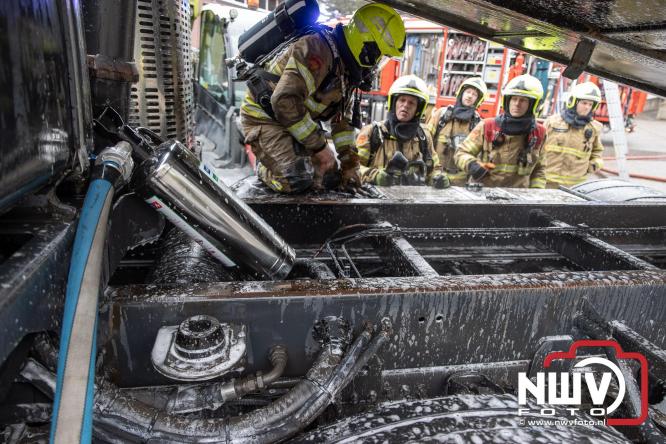 Brandweer Elburg rukt uit voor brand in strooiwagen op het terrein van Rijkswaterstaat 't Harde. - &copy; NWVFoto.nl