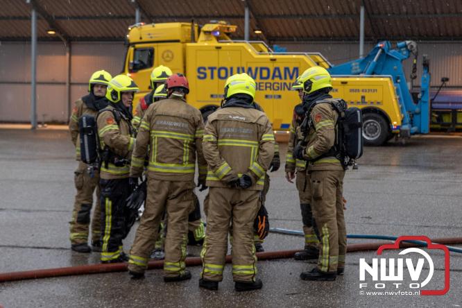 Brandweer Elburg rukt uit voor brand in strooiwagen op het terrein van Rijkswaterstaat 't Harde. - &copy; NWVFoto.nl