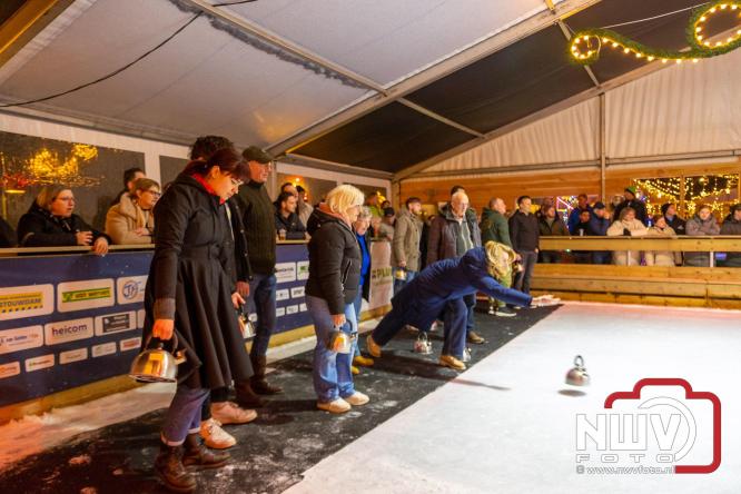 Winterfestijn Oldebroek sluit knallend af met spectaculaire Fluitketel Curlingwedstrijd met als winnaar De Knooierds. - &copy; NWVFoto.nl