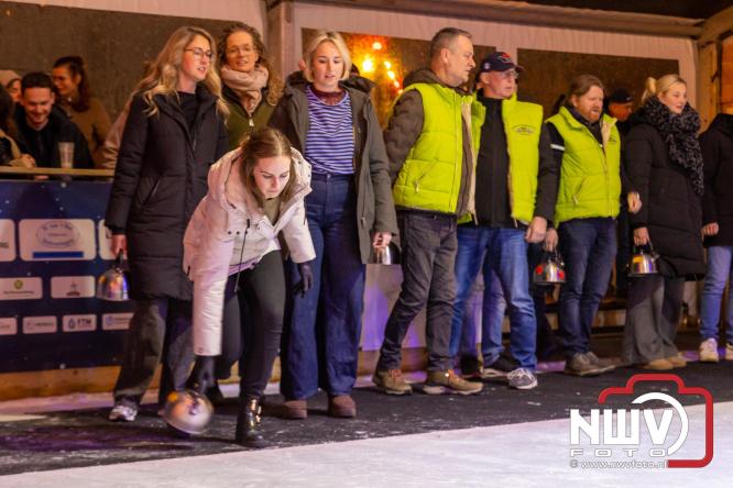 Winterfestijn Oldebroek sluit knallend af met spectaculaire Fluitketel Curlingwedstrijd met als winnaar De Knooierds. - &copy; NWVFoto.nl