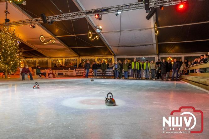 Winterfestijn Oldebroek sluit knallend af met spectaculaire Fluitketel Curlingwedstrijd met als winnaar De Knooierds. - &copy; NWVFoto.nl