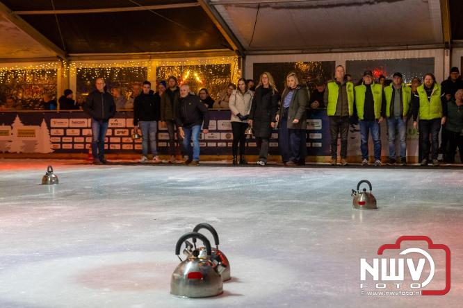 Winterfestijn Oldebroek sluit knallend af met spectaculaire Fluitketel Curlingwedstrijd met als winnaar De Knooierds. - &copy; NWVFoto.nl
