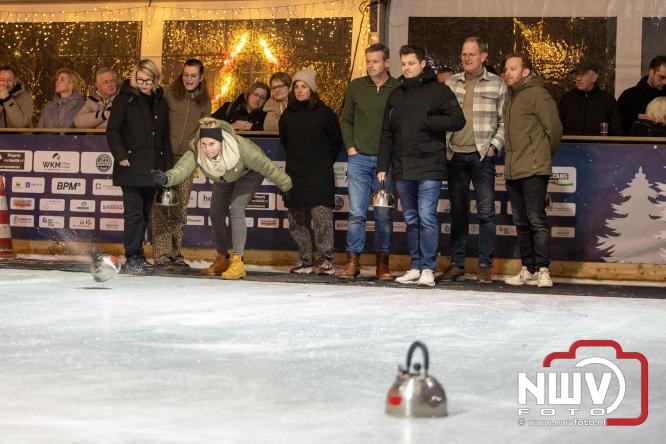 Winterfestijn Oldebroek sluit knallend af met spectaculaire Fluitketel Curlingwedstrijd met als winnaar De Knooierds. - &copy; NWVFoto.nl