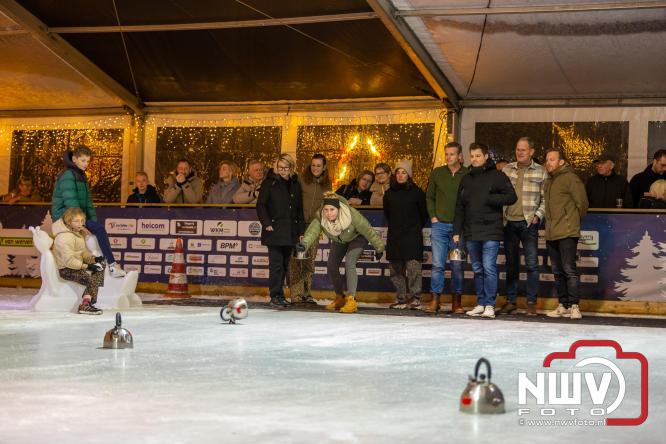 Winterfestijn Oldebroek sluit knallend af met spectaculaire Fluitketel Curlingwedstrijd met als winnaar De Knooierds. - &copy; NWVFoto.nl
