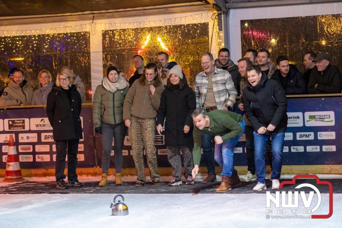 Winterfestijn Oldebroek sluit knallend af met spectaculaire Fluitketel Curlingwedstrijd met als winnaar De Knooierds. - &copy; NWVFoto.nl