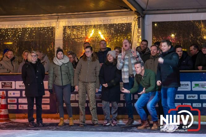 Winterfestijn Oldebroek sluit knallend af met spectaculaire Fluitketel Curlingwedstrijd met als winnaar De Knooierds. - &copy; NWVFoto.nl