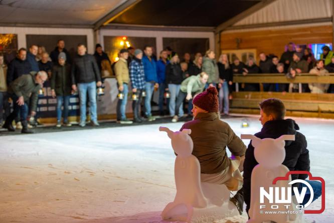 Winterfestijn Oldebroek sluit knallend af met spectaculaire Fluitketel Curlingwedstrijd met als winnaar De Knooierds. - &copy; NWVFoto.nl
