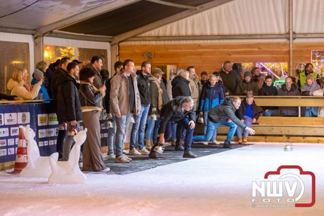 Winterfestijn Oldebroek sluit knallend af met spectaculaire Fluitketel Curlingwedstrijd met als winnaar De Knooierds. - &copy; NWVFoto.nl