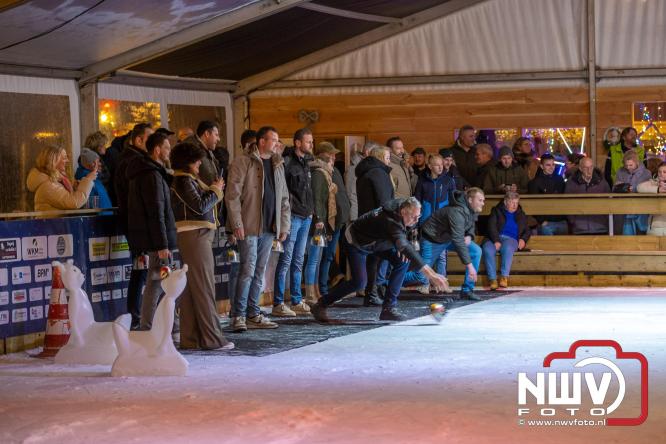 Winterfestijn Oldebroek sluit knallend af met spectaculaire Fluitketel Curlingwedstrijd met als winnaar De Knooierds. - &copy; NWVFoto.nl