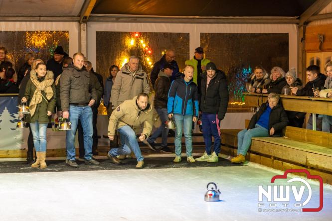 Winterfestijn Oldebroek sluit knallend af met spectaculaire Fluitketel Curlingwedstrijd met als winnaar De Knooierds. - &copy; NWVFoto.nl
