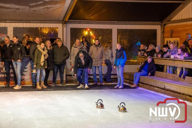 Winterfestijn Oldebroek sluit knallend af met spectaculaire Fluitketel Curlingwedstrijd met als winnaar De Knooierds. - &copy; NWVFoto.nl