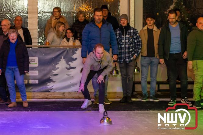 Winterfestijn Oldebroek sluit knallend af met spectaculaire Fluitketel Curlingwedstrijd met als winnaar De Knooierds. - &copy; NWVFoto.nl