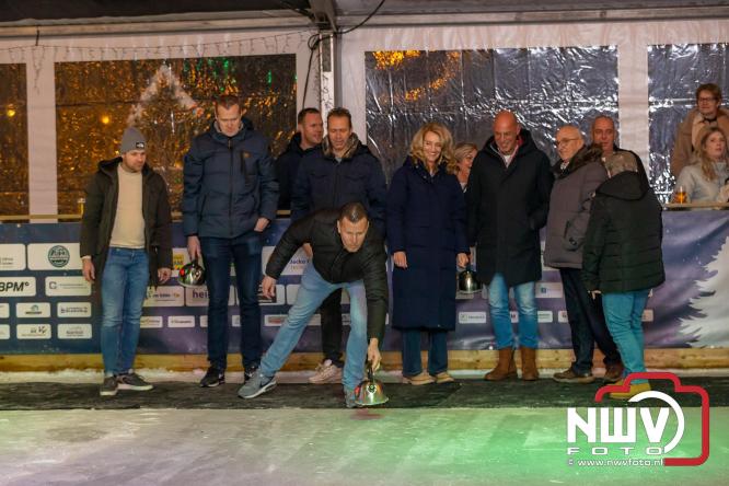 Winterfestijn Oldebroek sluit knallend af met spectaculaire Fluitketel Curlingwedstrijd met als winnaar De Knooierds. - &copy; NWVFoto.nl