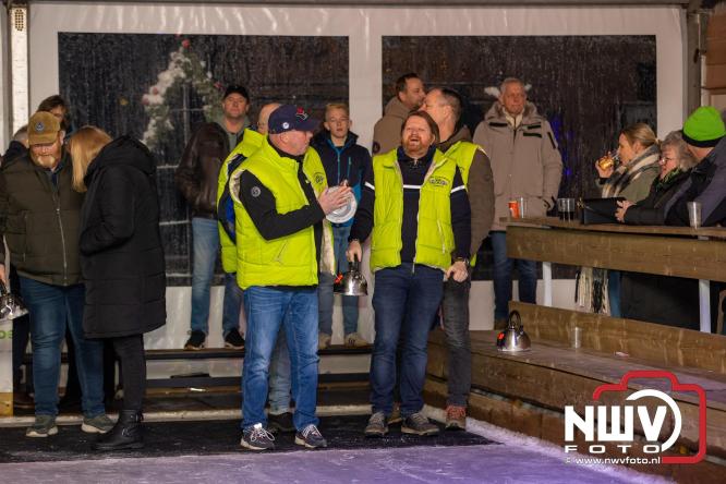 Winterfestijn Oldebroek sluit knallend af met spectaculaire Fluitketel Curlingwedstrijd met als winnaar De Knooierds. - &copy; NWVFoto.nl