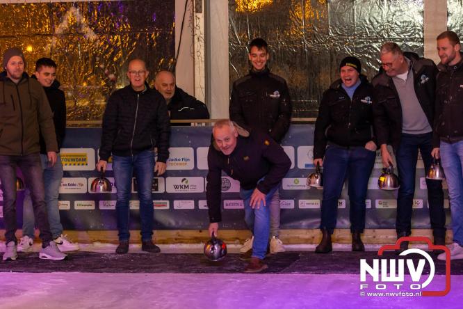 Winterfestijn Oldebroek sluit knallend af met spectaculaire Fluitketel Curlingwedstrijd met als winnaar De Knooierds. - &copy; NWVFoto.nl