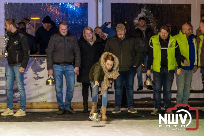 Winterfestijn Oldebroek sluit knallend af met spectaculaire Fluitketel Curlingwedstrijd met als winnaar De Knooierds. - &copy; NWVFoto.nl