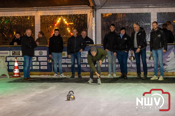 Winterfestijn Oldebroek sluit knallend af met spectaculaire Fluitketel Curlingwedstrijd met als winnaar De Knooierds. - &copy; NWVFoto.nl