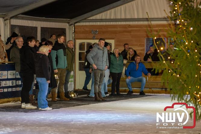 Winterfestijn Oldebroek sluit knallend af met spectaculaire Fluitketel Curlingwedstrijd met als winnaar De Knooierds. - &copy; NWVFoto.nl