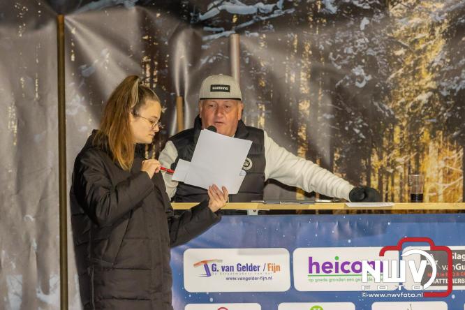 Winterfestijn Oldebroek sluit knallend af met spectaculaire Fluitketel Curlingwedstrijd met als winnaar De Knooierds. - &copy; NWVFoto.nl