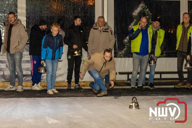 Winterfestijn Oldebroek sluit knallend af met spectaculaire Fluitketel Curlingwedstrijd met als winnaar De Knooierds. - &copy; NWVFoto.nl