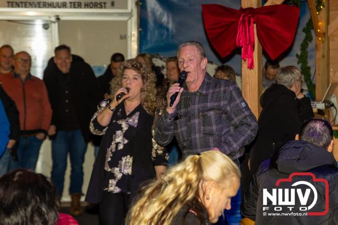 Winterfestijn Oldebroek sluit knallend af met spectaculaire Fluitketel Curlingwedstrijd met als winnaar De Knooierds. - &copy; NWVFoto.nl