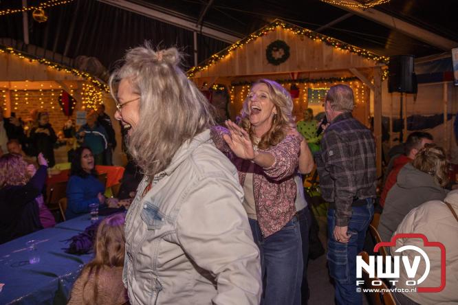 Winterfestijn Oldebroek sluit knallend af met spectaculaire Fluitketel Curlingwedstrijd met als winnaar De Knooierds. - &copy; NWVFoto.nl