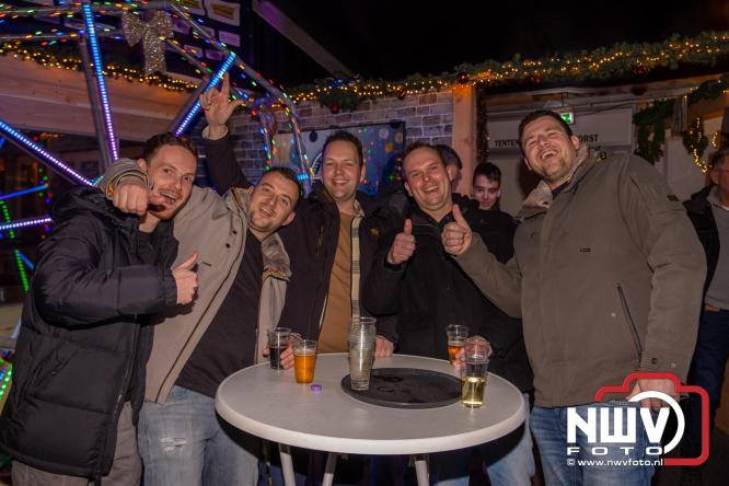 Winterfestijn Oldebroek sluit knallend af met spectaculaire Fluitketel Curlingwedstrijd met als winnaar De Knooierds. - &copy; NWVFoto.nl