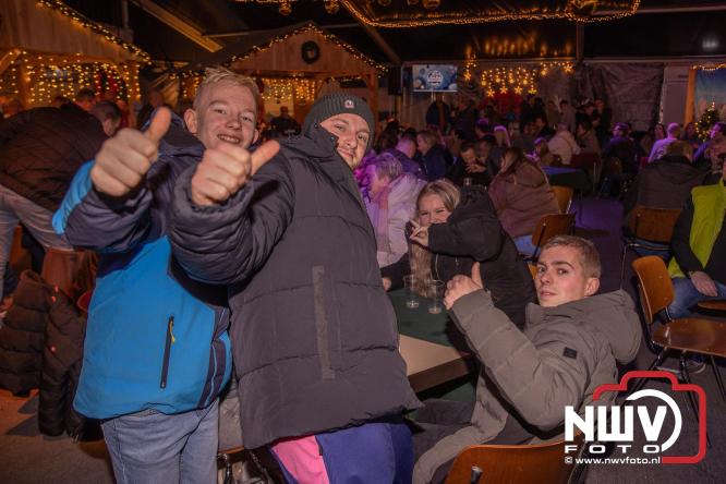Winterfestijn Oldebroek sluit knallend af met spectaculaire Fluitketel Curlingwedstrijd met als winnaar De Knooierds. - &copy; NWVFoto.nl