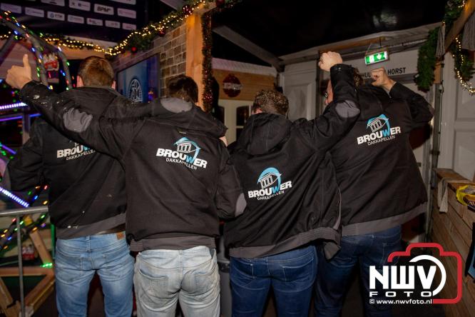 Winterfestijn Oldebroek sluit knallend af met spectaculaire Fluitketel Curlingwedstrijd met als winnaar De Knooierds. - &copy; NWVFoto.nl