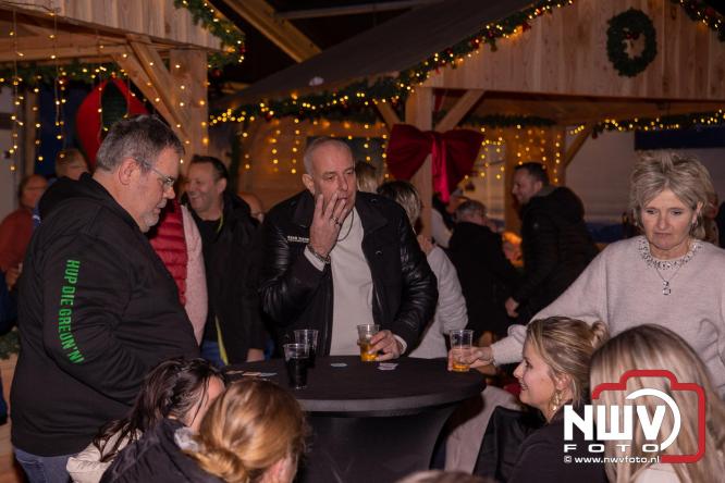Winterfestijn Oldebroek sluit knallend af met spectaculaire Fluitketel Curlingwedstrijd met als winnaar De Knooierds. - &copy; NWVFoto.nl