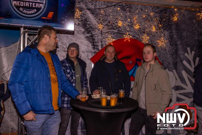 Winterfestijn Oldebroek sluit knallend af met spectaculaire Fluitketel Curlingwedstrijd met als winnaar De Knooierds. - &copy; NWVFoto.nl
