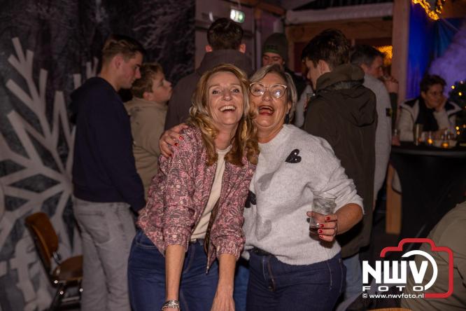 Winterfestijn Oldebroek sluit knallend af met spectaculaire Fluitketel Curlingwedstrijd met als winnaar De Knooierds. - &copy; NWVFoto.nl