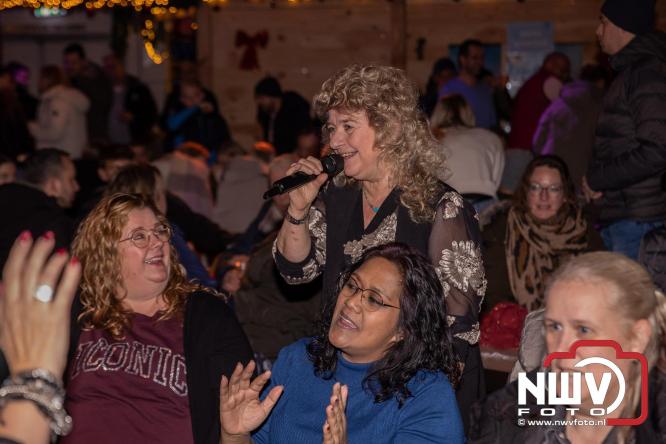 Winterfestijn Oldebroek sluit knallend af met spectaculaire Fluitketel Curlingwedstrijd met als winnaar De Knooierds. - &copy; NWVFoto.nl
