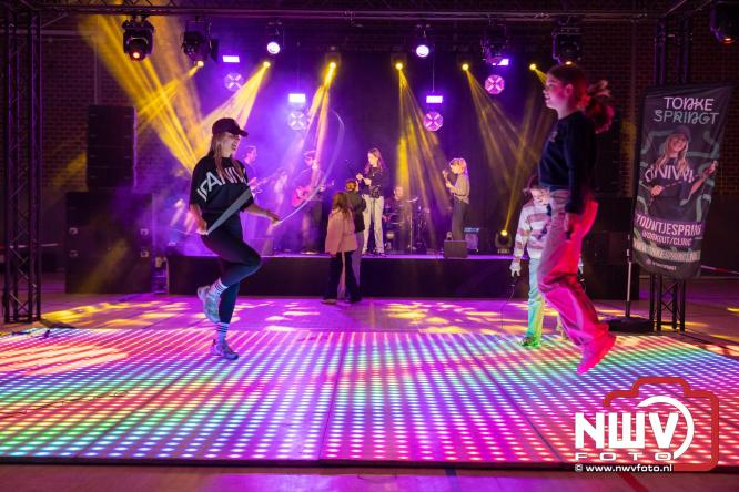 Eerste Jongerenfestival in MFC ’t Huiken Elburg direct een hit onder jongeren. - &copy; NWVFoto.nl