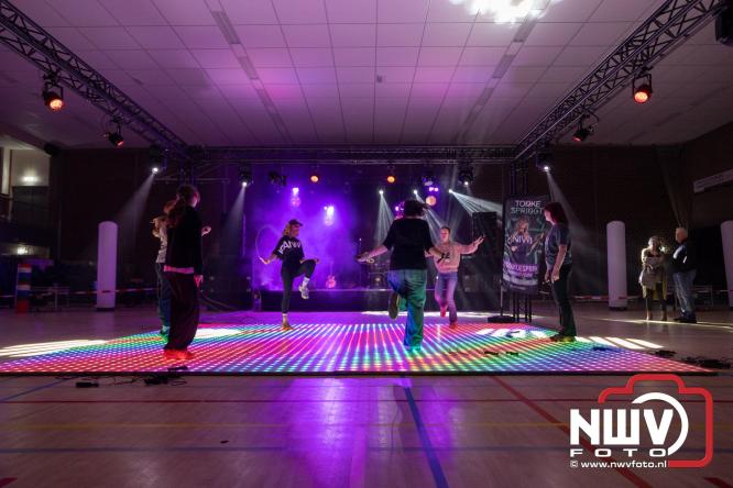 Eerste Jongerenfestival in MFC ’t Huiken Elburg direct een hit onder jongeren. - &copy; NWVFoto.nl