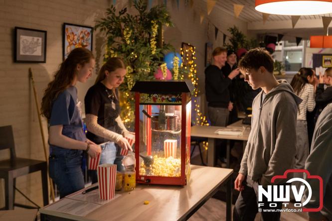 Eerste Jongerenfestival in MFC ’t Huiken Elburg direct een hit onder jongeren. - &copy; NWVFoto.nl