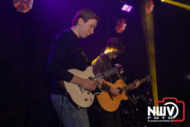 Eerste Jongerenfestival in MFC ’t Huiken Elburg direct een hit onder jongeren. - &copy; NWVFoto.nl
