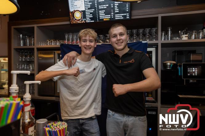 Eerste Jongerenfestival in MFC ’t Huiken Elburg direct een hit onder jongeren. - &copy; NWVFoto.nl