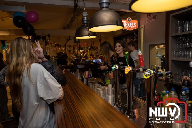 Eerste Jongerenfestival in MFC ’t Huiken Elburg direct een hit onder jongeren. - &copy; NWVFoto.nl